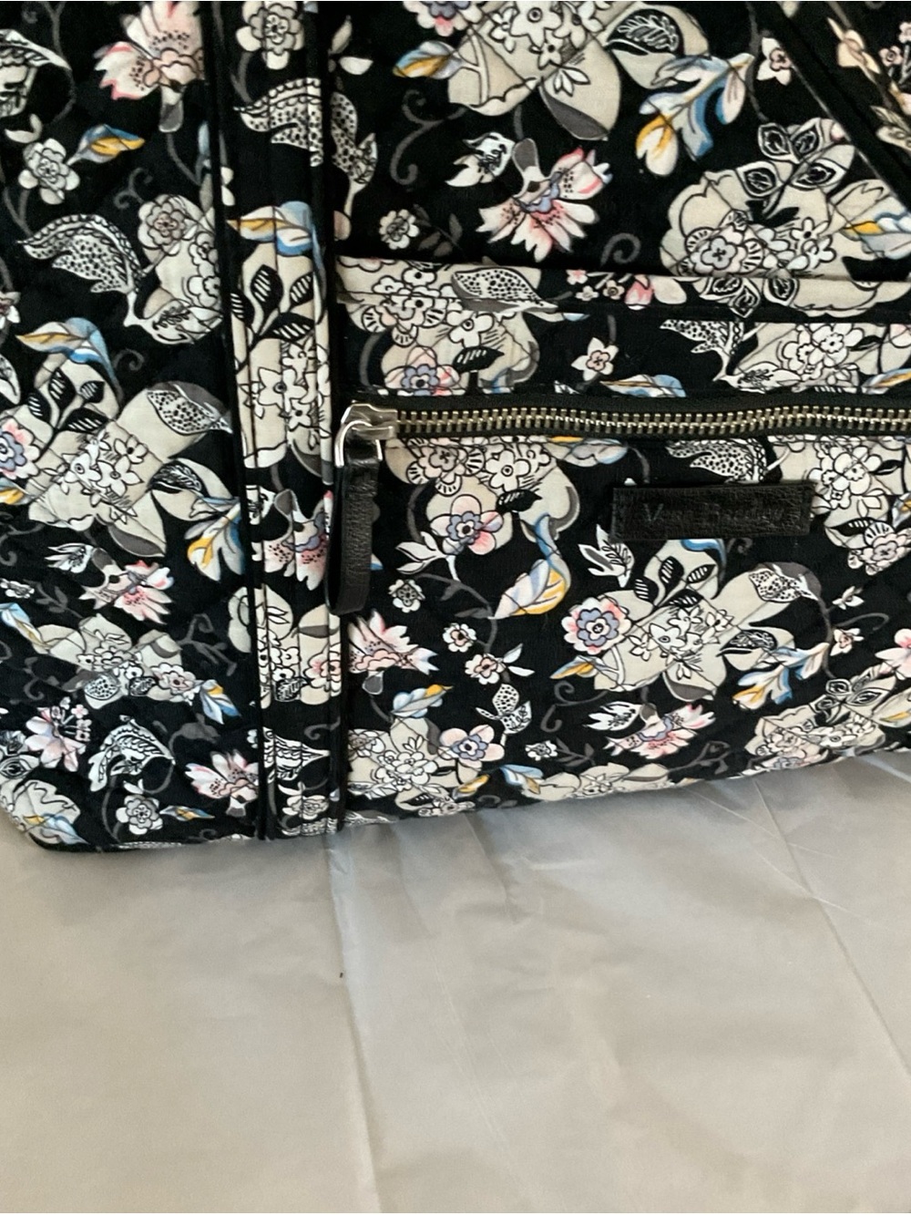 Vera Bradley Blk/White Holland Garden Large Tote Bag - Picture 4 of 9